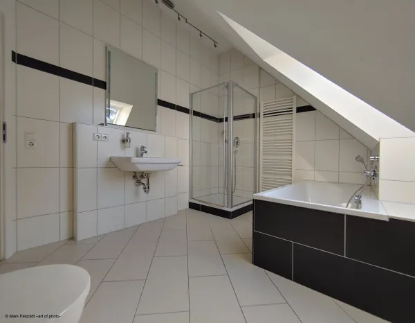 Tageslichtbad mit Wanne, Ansicht 1